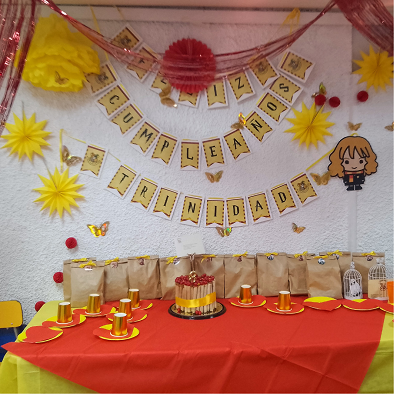 Decoración de cumpleaños temativo cinamorrol con capibara